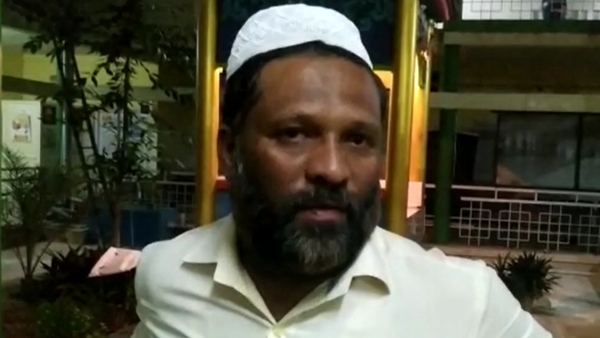 Medical Student Given Treatment To Patients In Hiriyuru Govt Hospital
