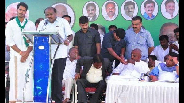  ಮುಖಂಡರೊಂದಿಗೆ ಬೆರೆಯುವುದನ್ನು ತಂದೆ ಹಾಗೂ ತಾತ ಹೇಳಿಕೊಟ್ಟಿದ್ದಾರೆ