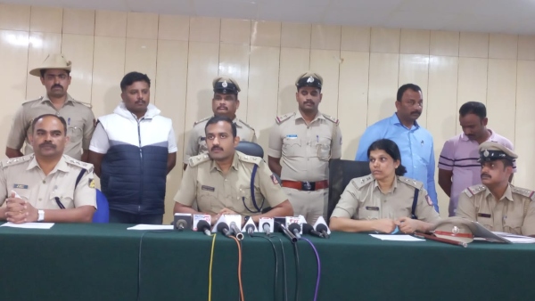 Hassan: Rs 2 Crore Worth Gold Theft Case; Halebeedu Police Arrested The Accused Hassan: Rs 2 Crore Worth Gold Theft Case; Halebeedu Police Arrested The Accused