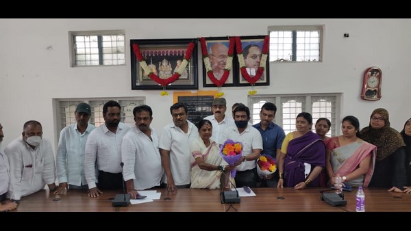 Congress Member Parvatamma Elected As Ramanagara Municipality President
