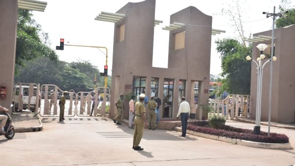 ಹೊರ ರೋಗಿಗಳ ವಿಭಾಗ ಬಂದ್