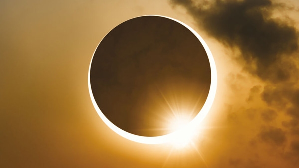 ದೀರ್ಘ ಚಂದ್ರಗ್ರಹಣ