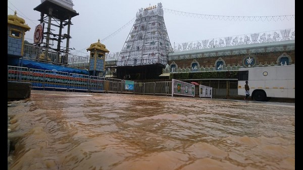  ಚೆನ್ನೈ-ಕೋಲ್ಕತ್ತ ಹೆದ್ದಾರಿ ಹಾನಿಯಾಗಿರುವುದರಿಂದ ರಾಷ್ಟ್ರೀಯ ಹೆದ್ದಾರಿ 16