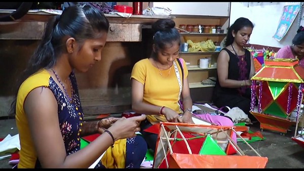 Udupi: Girls Created Traditional Diyas For Deepawali
