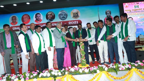 ಸ್ಪರ್ಧಾ ಕಣದಲ್ಲಿರುವ ಅಭ್ಯರ್ಥಿಗಳು ಸ್ಪರ್ಧಾ ಕಣದಲ್ಲಿರುವ ಅಭ್ಯರ್ಥಿಗಳು