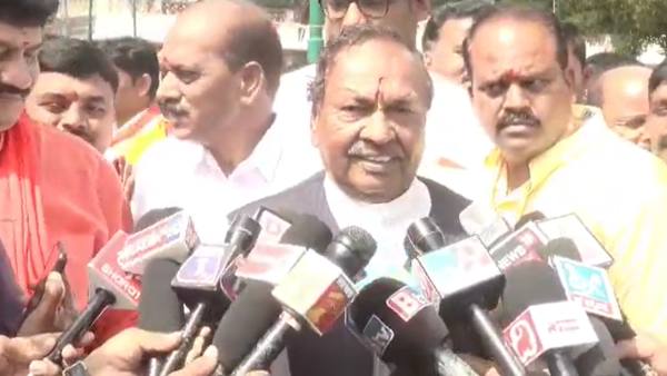 Siddaramaiahs Friendship With GT Devegowda to Maintain Political Existence: Minister KS Eshwarappa