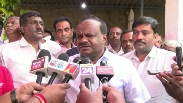 Loss to Kannadigas From Karnataka Bandh, Not to Maharashtra Says HD Kumaraswamy Loss to Kannadigas From Karnataka Bandh, Not to Maharashtra Says HD Kumaraswamy