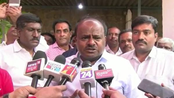 Loss to Kannadigas From Karnataka Bandh, Not to Maharashtra Says HD Kumaraswamy Loss to Kannadigas From Karnataka Bandh, Not to Maharashtra Says HD Kumaraswamy
