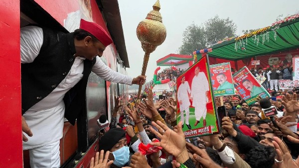 Akhilesh takes Lord Hanuman out on Vijay Yatra