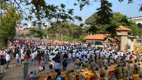 PFI Activists Massive Protest In Mangaluru 