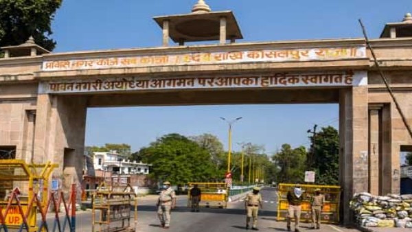 ಅರವಿಂದ್ ಚೌರಾಸಿಯಾ, ಸರ್ಕಲ್ ಅಧಿಕಾರಿ (ಈಗ ಮೀರತ್‌ನಲ್ಲಿ)