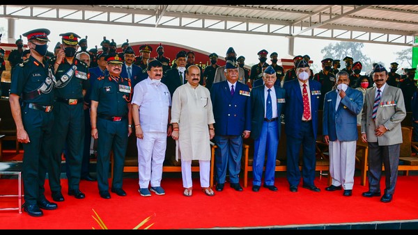 CM Basavaraj Bommai Paid Tribute To Martyrs at Marathi Light Infantry Center in Belagavi Due to Vijay Diwas Celebration
