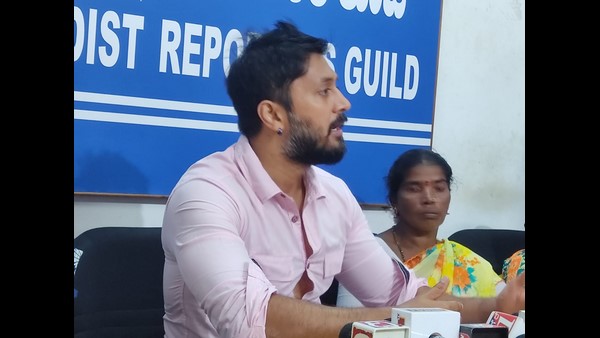  ಅಂಬೇಡ್ಕರ್ ಬೌದ್ಧ ಧರ್ಮ ಸೇರಿದರು