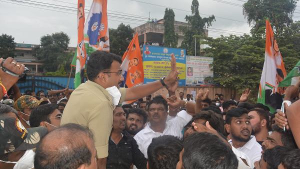 ಮನವೊಲಿಸುವ ಪ್ರಯತ್ನ ವಿಫಲ