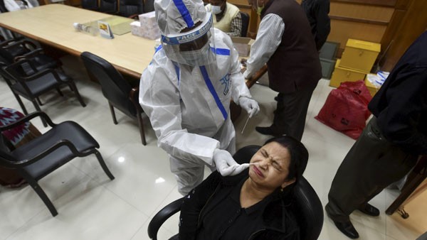 4 New Omicron Cases Detected in Delhi, total rises to 6 4 New Omicron Cases Detected in Delhi, total rises to 6