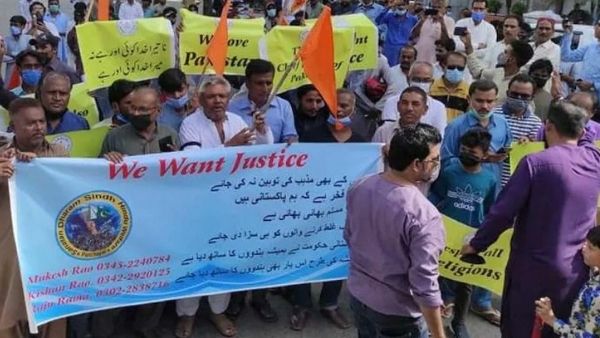 ಜೀವಂತವಾಗಿ ಸುಟ್ಟು ಹಾಕಿದ ಉಗ್ರರು 