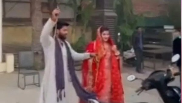VIDEO: The groom fired 4 bullets while standing on the stage VIDEO: The groom fired 4 bullets while standing on the stage