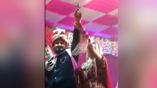 VIDEO: The groom fired 4 bullets while standing on the stage VIDEO: The groom fired 4 bullets while standing on the stage