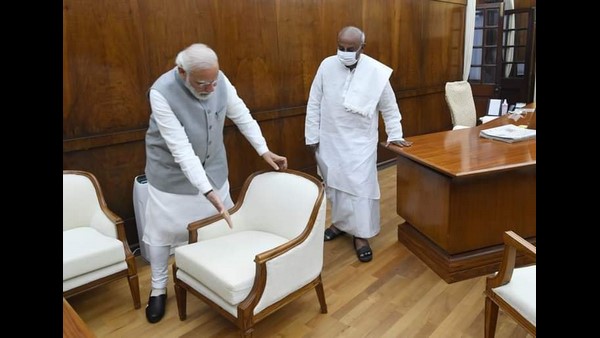  ಮಾಜಿ ಪ್ರಧಾನಿಯವರನ್ನು ನರೇಂದ್ರ ಮೋದಿ ಹಲವು ಬಾರಿ ಹೊಗಳಿದ್ದುಂಟು