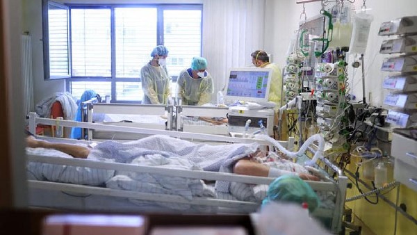 ಹಿಂದಿನ ರೂಪಾಂತರಿಗಳಿಗಿಂತ ಓಮಿಕ್ರಾನ್ ಹರಡುವ ವೇಗ ಹೆಚ್ಚು