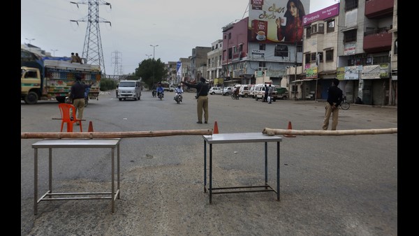 ಭಾಗಶಃ ಲಾಕ್‌ಡೌನ್ ಘೋಷಿಸಿದ ನೆರೆಯ ಪಾಕಿಸ್ತಾನ 