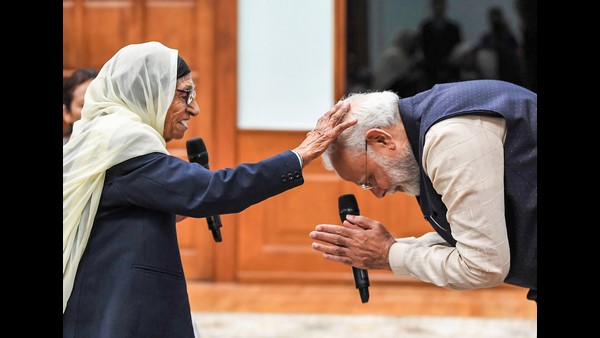 ಪ್ರಧಾನಿಗೆ ಆಶೀರ್ವದಿಸಿದ ಕ್ರೀಡಾಪಟು ಮನ್ ಕೌರ್ 