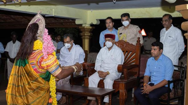 ಹಲವು ಗಣ್ಯರ ಆಗಮನ