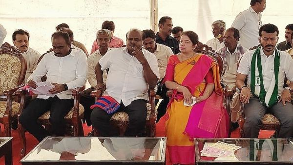 ದೂರು ಯಾಕೆಂದು ಗೊತ್ತಿಲ್ಲ