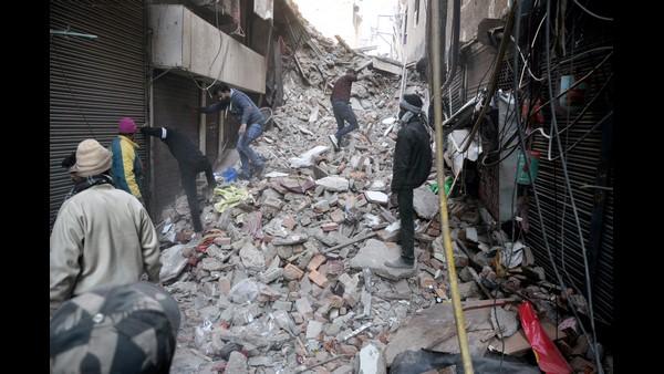 ರಾಷ್ಟ್ರ ರಾಜಧಾನಿಯಲ್ಲಿ ನಾಲ್ಕು ಅಂತಸ್ತಿನ ಕಟ್ಟಡ ಕುಸಿತ 