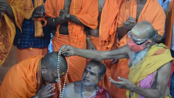  ನೂರಾರು ಭಕ್ತರಿಂದ ದತ್ತಮಾಲಾಧಾರಣೆ 