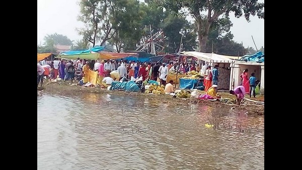  ಜಾತ್ರೆ ದಿನವನ್ನು ಪ್ರಚಾರ ಮಾಡುವ ದಾಸಪ್ಪಂದಿರು