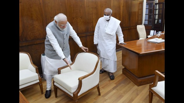  ಮೋದಿ-ದೇವೇಗೌಡರ ಆತ್ಮೀಯತೆ ಫೋಟೋ ಹಿಂದಿನ ಕಥೆ 