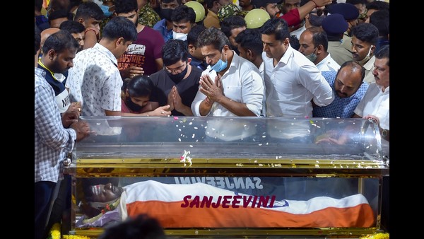  ಅಂತಿಮ ನಮನ ಸಲ್ಲಿಸಿದ ಅರ್ಜುನ ಸರ್ಜಾ