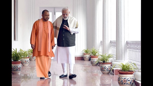 ನೆಟ್ಟಿಗರಿಗೆ ಆಹಾರವಾದ ಯೋಗಿ-ಮೋದಿ ಚಿತ್ರ 