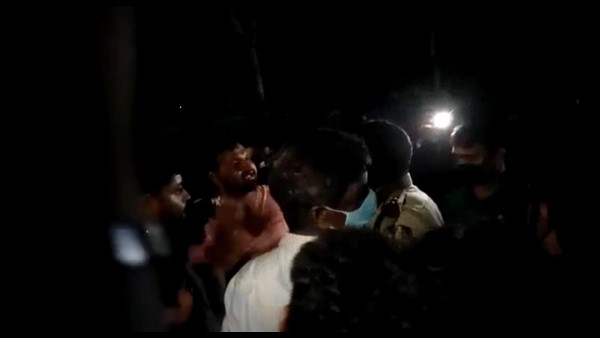 ಎಸ್ಐ ಸಂತೋಷ್ ನಡೆಗೆ ಆಕ್ರೋಶ ಎಸ್ಐ ಸಂತೋಷ್ ನಡೆಗೆ ಆಕ್ರೋಶ