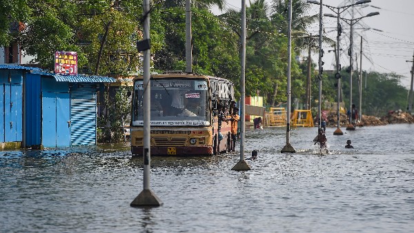Heavy Rain In Tamil Nadu 3 Killed Red Alert In 4 Districts Heavy Rain In Tamil Nadu 3 Killed Red Alert In 4 Districts