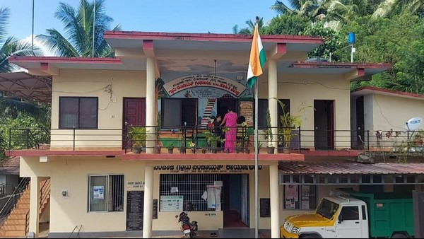  ವಿದ್ಯಾರ್ಥಿಗಳಿಗೆ ಗ್ರಾಮ ಪಂಚಾಯತ್‌ನಲ್ಲಿ ಆಶ್ರಯ