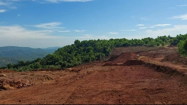  ಕೆಂಪುಕಲ್ಲು ಮಿಶ್ರಿತ ಮಣ್ಣಿಗೆ ಭಾರೀ ಬೇಡಿಕೆ