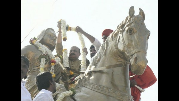  ಜಂಗಮರು ಶಾಪ ಹಾಕುತ್ತಿದ್ದೇವೆ: ಸಿಎಂ ಬೊಮ್ಮಾಯಿ ಅಧಿಕಾರ ಕಳೆದುಕೊಳ್ಳಲಿದ್ದಾರೆ