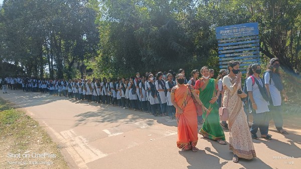 ಪ್ರತಿಭಟನೆ, ತರಗತಿಗಳು ಸ್ಥಗಿತ 