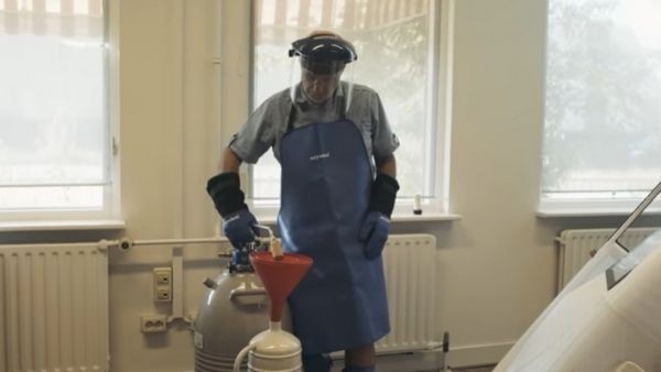 ಆತ್ಮಹತ್ಯೆ ಯಂತ್ರ ಹೇಗಿದೆ ನೋಡಿ 