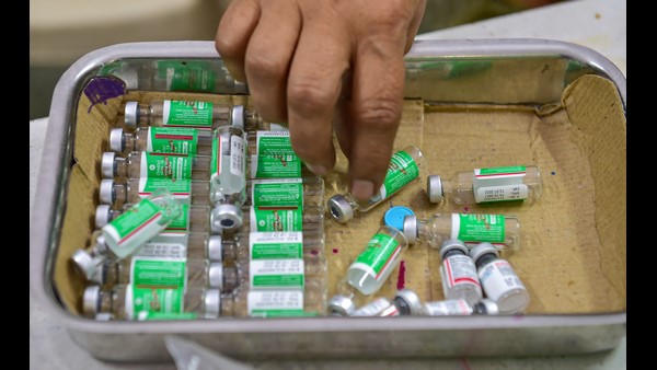 Omicron Variant Virus Reduces Vaccine Effectiveness: WHO Warning