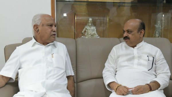 ಹಣ ತಂದು ಅಭಿವೃದ್ಧಿ ಕೆಲಸ ಮಾಡಲಿ