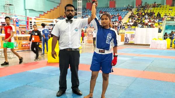 Mysuru Based Transgender Shabana Tacking Care Of Child And Her Family 