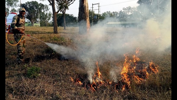 ಹದ್ದಿನ ಕಣ್ಣಿಟ್ಟು ಕಾಯುವ ಸಿಬ್ಬಂದಿ ಹದ್ದಿನ ಕಣ್ಣಿಟ್ಟು ಕಾಯುವ ಸಿಬ್ಬಂದಿ