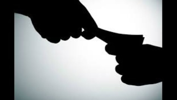  ಗುತ್ತಿಗೆದಾರರಿಂದ ನಲವತ್ತು ಪರ್ಸೆಂಟ್ ಕಮಿಷನ್ ಪಡೆಯಲಾಗುತ್ತಿದೆ