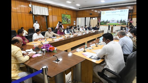 highlights of the debate at the karnatakas covid-19 status review meeting