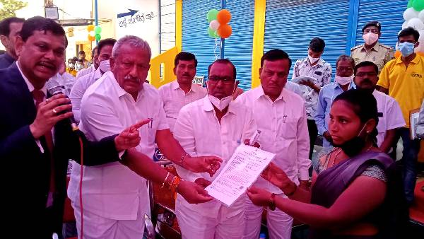 CM Bommai launches Grama One Center in Mayakonda CM Bommai launches Grama One Center in Mayakonda