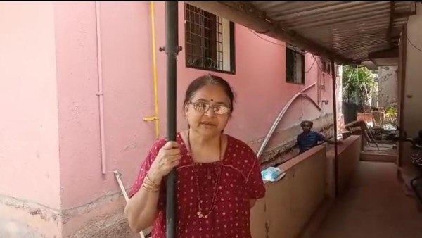 ಮನೆಯ ಪೈಂಟ್ ಸಹ ಹಾಳಾಗಿಲ್ಲ