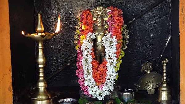 ದೈವಕ್ಕೆ ಭಕ್ತರು ದೂರು ನೀಡಿ, ಶಿಕ್ಷಿಸುವಂತೆ ಪ್ರಾರ್ಥಿಸಿದ್ದರು ದೈವಕ್ಕೆ ಭಕ್ತರು ದೂರು ನೀಡಿ, ಶಿಕ್ಷಿಸುವಂತೆ ಪ್ರಾರ್ಥಿಸಿದ್ದರು